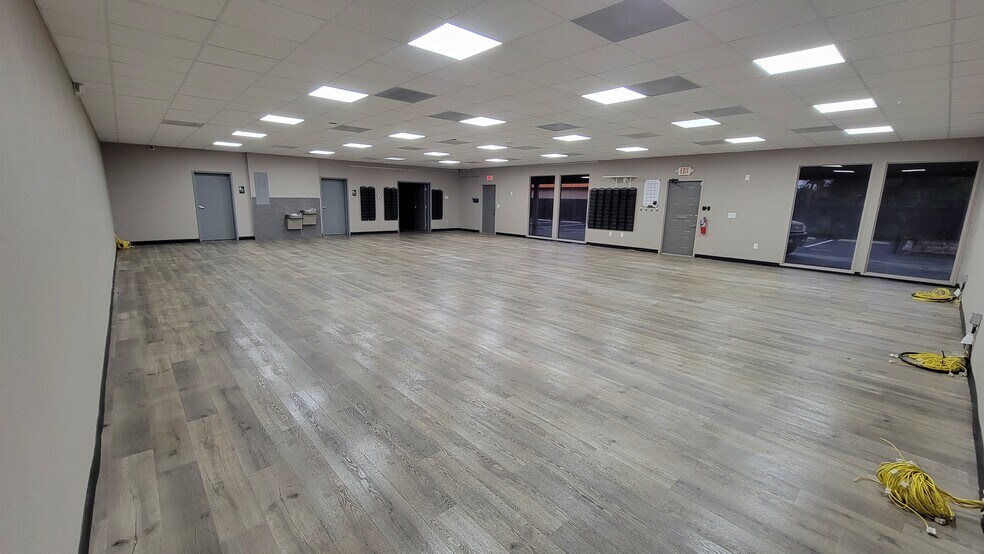 More Photos Of 2328-2332 US Highway 19, Holiday Office For Lease