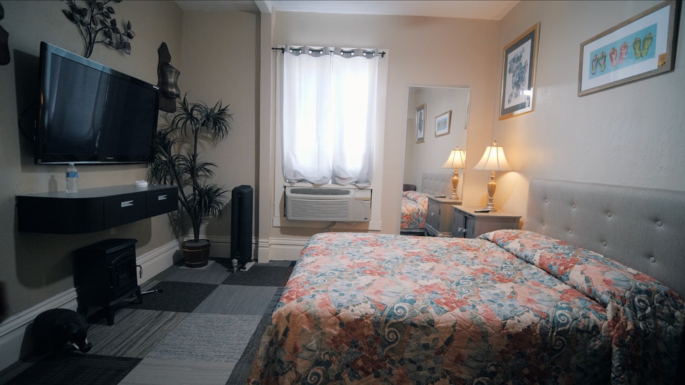 More Photos Of 102 Elkader St, Strawberry Point Hotel For Sale