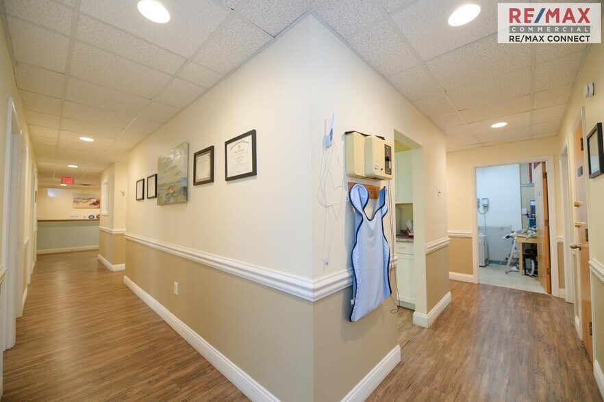 More Photos Of 401 Oyster Point Rd, Newport News Medical For Sale