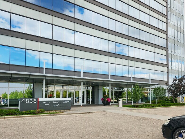 More Photos Of 4838 Richard Rd SW, Calgary Coworking Space