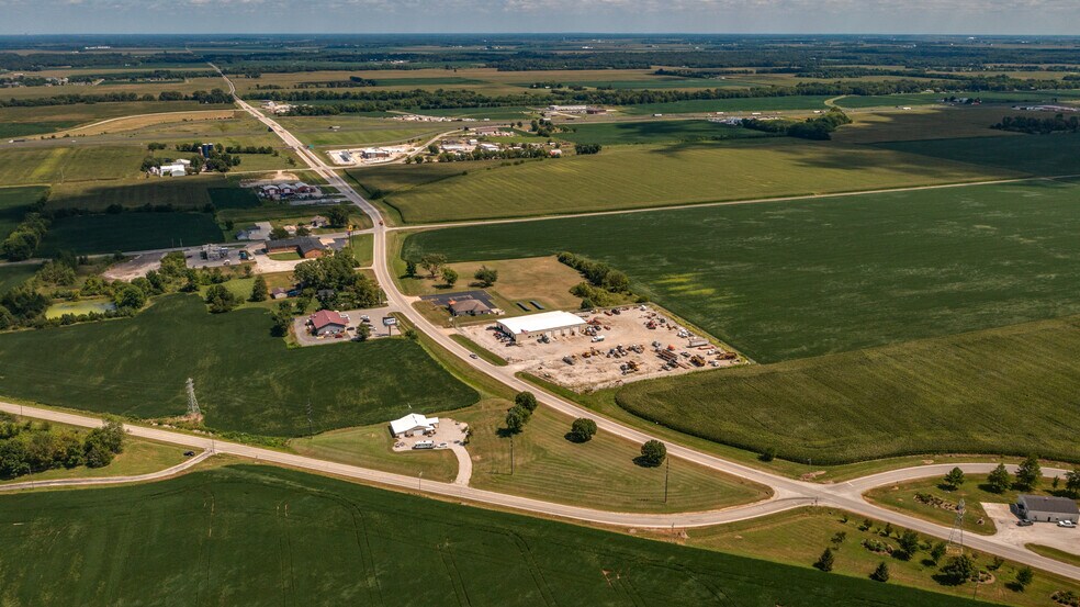 More Photos Of 20447 Old Route 66 Hwy, Staunton Flex For Sale