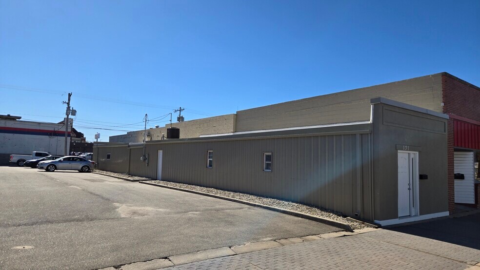 More Photos Of 131 W 9th St, Junction City Office For Lease