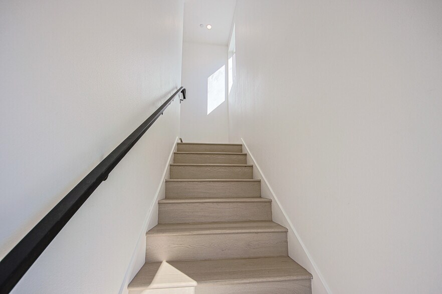 More Photos Of 5709 Auckland Ave, North Hollywood Apartments For Sale