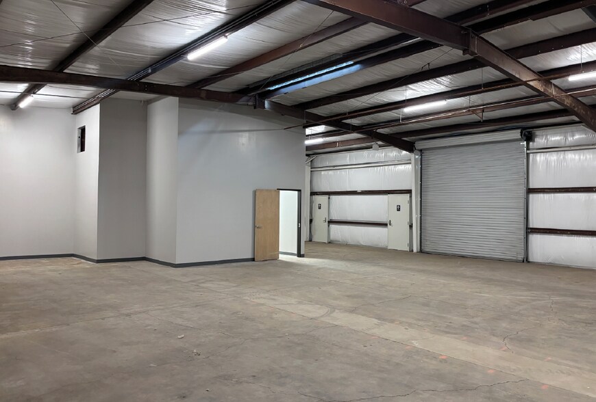 More Photos Of 1840-1860 W Sherman St, Phoenix Distribution For Sale