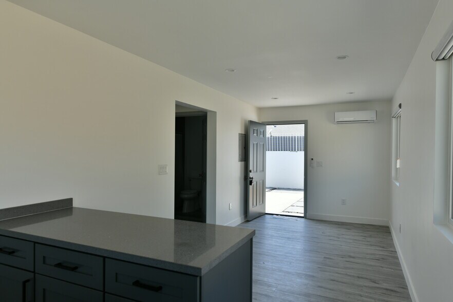 More Photos Of 6221 Corona Ave, Bell Apartments For Sale