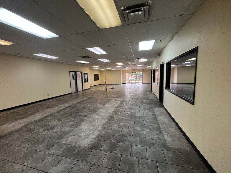 More Photos Of 4220-4232 Charter Ave, Oklahoma City Warehouse For Lease