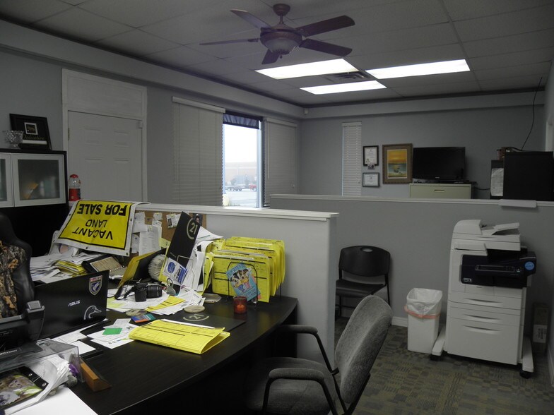 More Photos Of 1209 W Cherokee St, Wagoner Medical For Sale