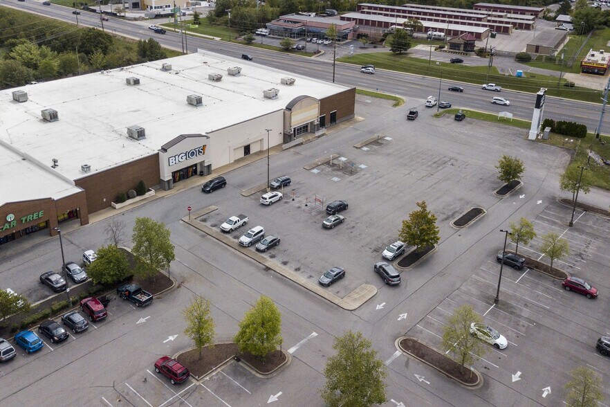 More Photos Of 5560 Nolensville Pike, Nashville Department Store For Lease