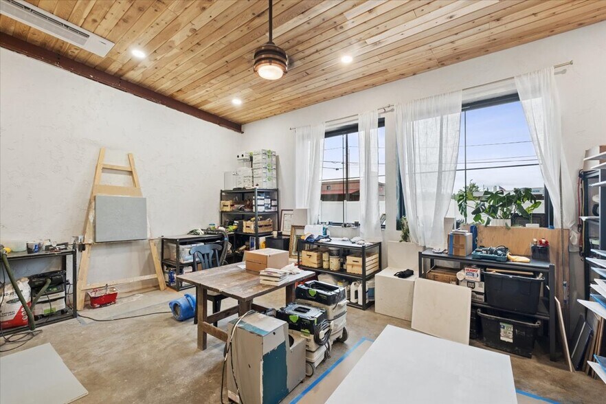 More Photos Of 20 2nd Ave E, Kalispell Office For Sale
