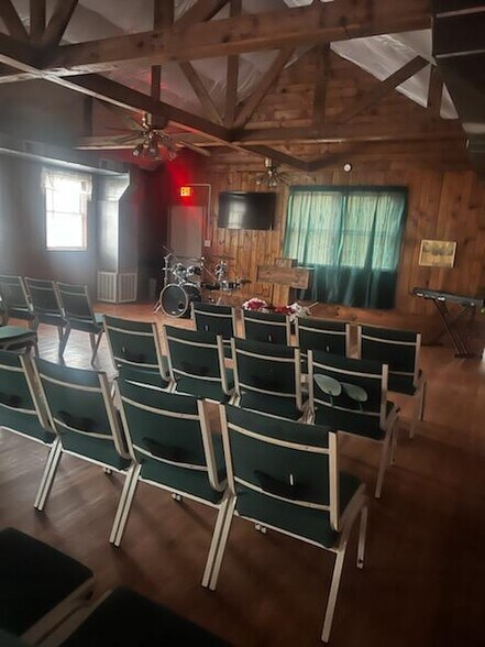 More Photos Of 112 Johnson Ln, Martinsville Specialty For Sale