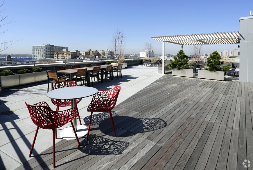 More Photos Of 201 Montgomery St, Jersey City Coworking Space