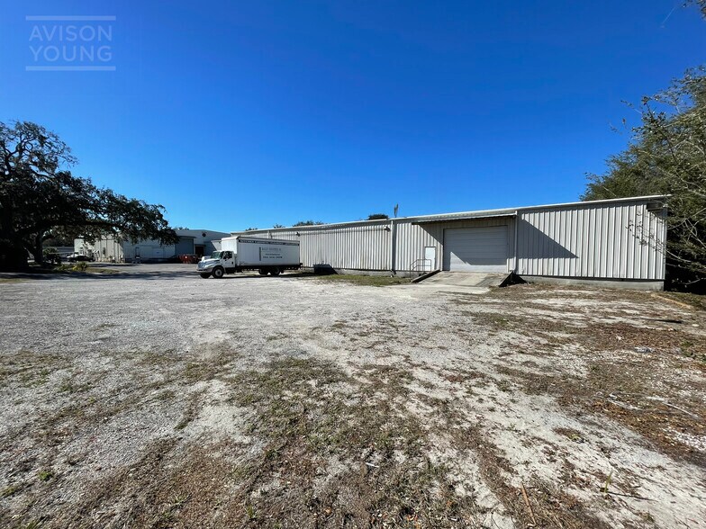 More Photos Of 1107 N Thomas Ave, Leesburg Warehouse For Lease