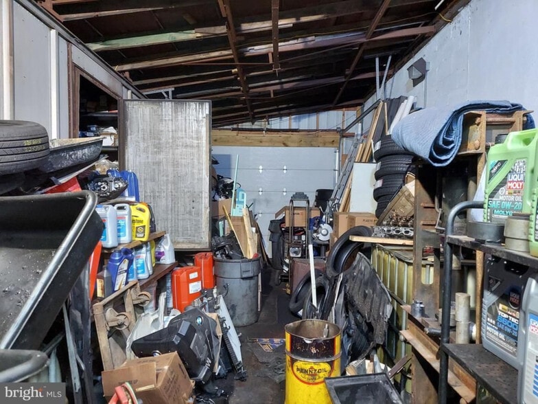 More Photos Of 120 E Market St, Hallam Auto Repair For Sale