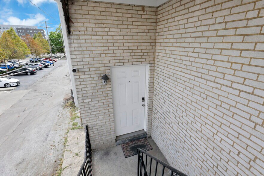 More Photos Of 27 W 8th Ave, Columbus Apartments For Sale