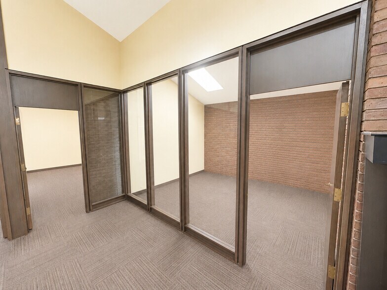 More Photos Of 1100 Spotsylvania St, New Athens Bank For Sale