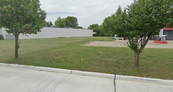 More Photos Of 24550 River Road, Mount Clemens Land For Lease