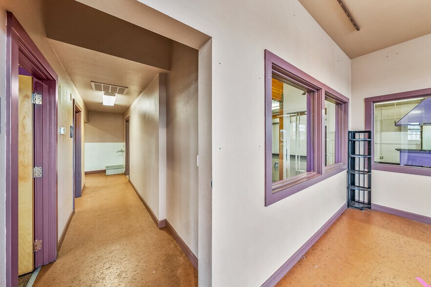 More Photos Of 211 Front St, Central Point General Retail For Sale