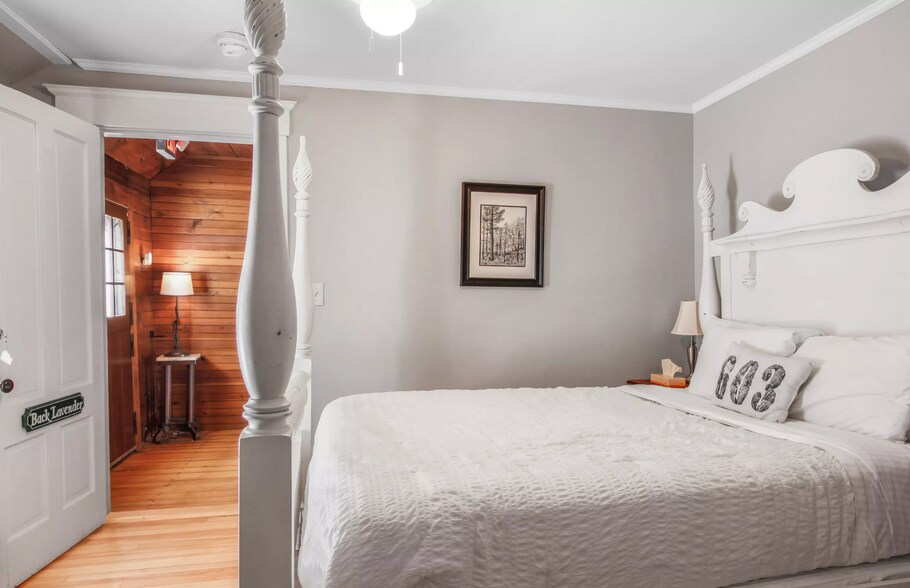 More Photos Of 2 W Main St, Littleton Hotel For Sale