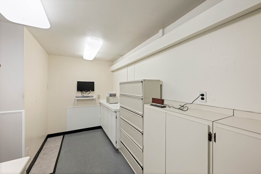 More Photos Of 123 W Main St, Trappe Medical For Sale