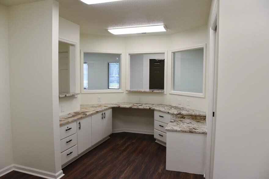 More Photos Of 1304 14th Ave SE, Decatur Medical For Lease