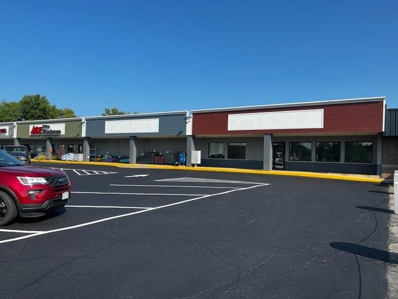 More Photos Of 1200 Springdale St, Mount Horeb Storefront For Lease