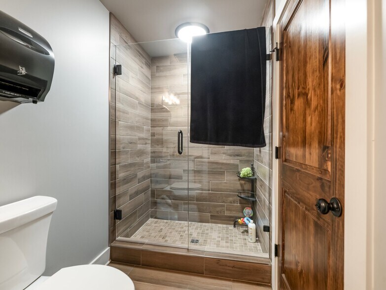 More Photos Of 1205 Industrial Blvd, Gainesville Warehouse For Sale