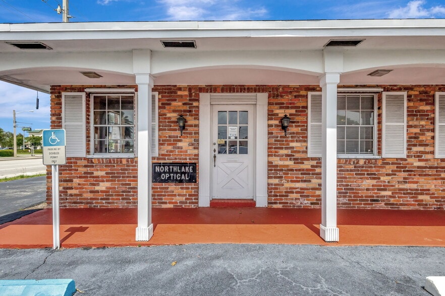 More Photos Of 610 Northlake Blvd, North Palm Beach Medical For Lease
