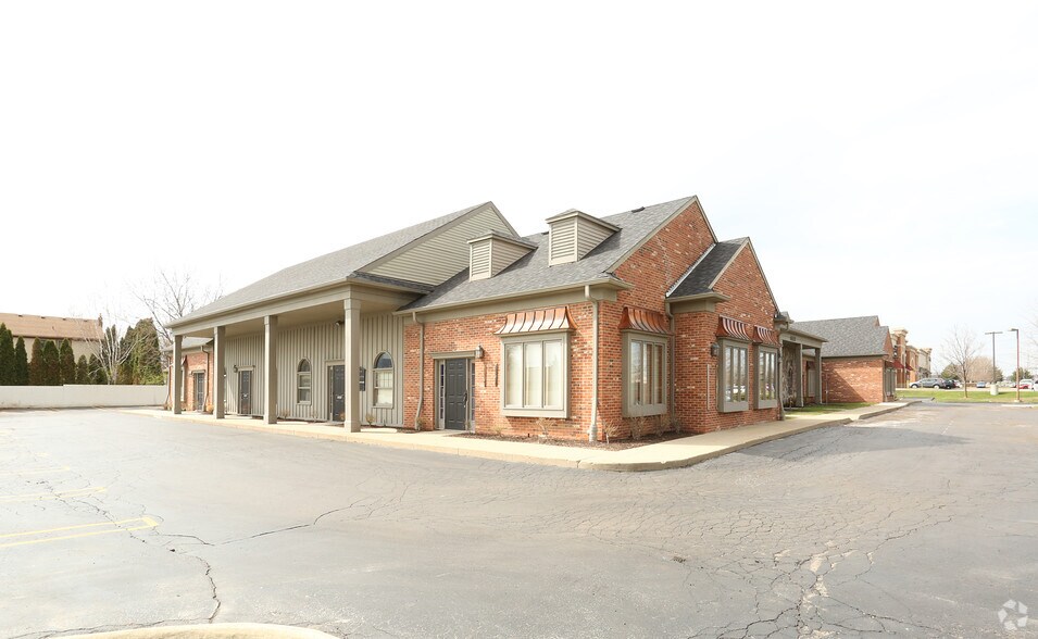 More Photos Of 16801 Newburgh Rd, Livonia Medical For Lease