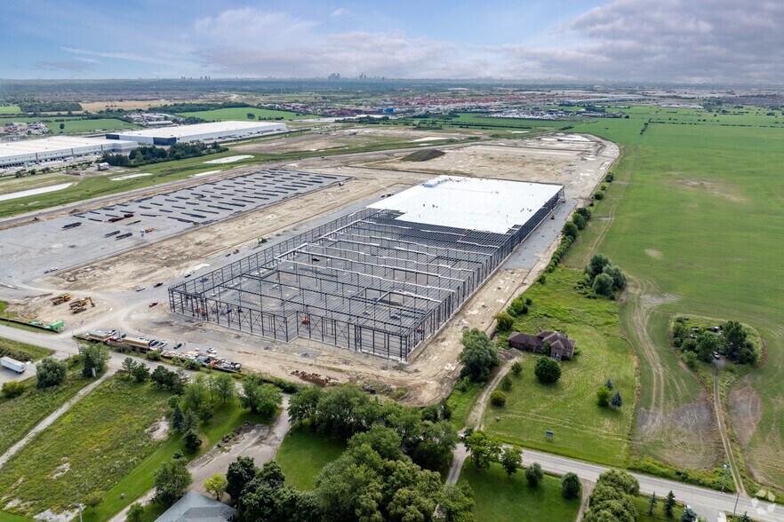 More Photos Of 5405 Countryside Dr, Brampton Warehouse For Lease