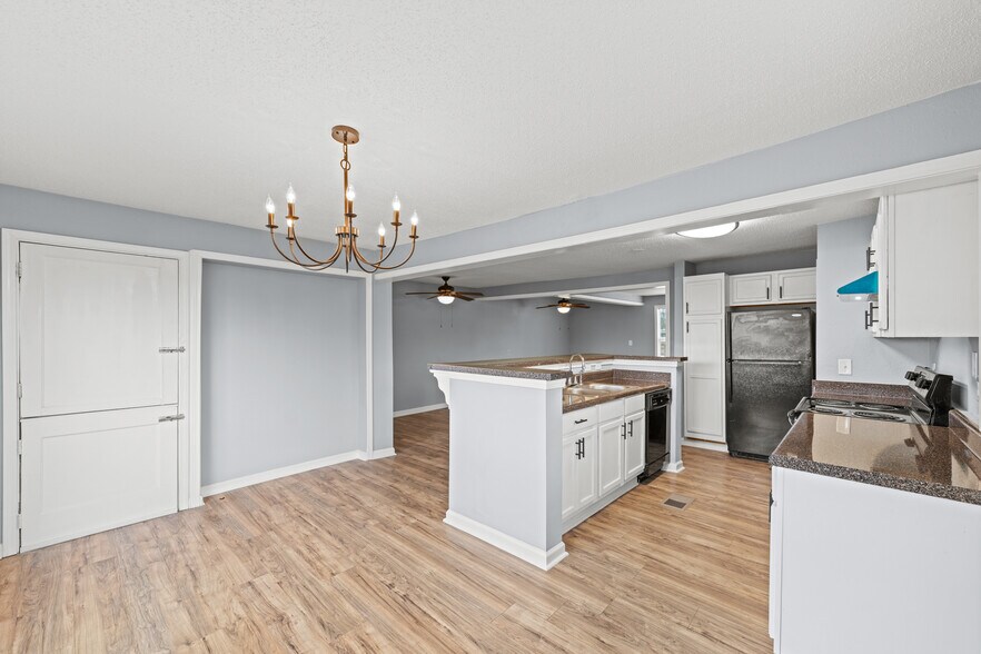 More Photos Of 6060 US Highway 51 N, Millington Flex For Sale