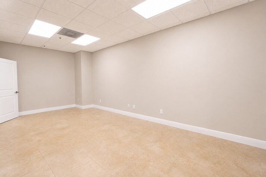 More Photos Of 20841 Johnson St, Pembroke Pines Warehouse For Lease