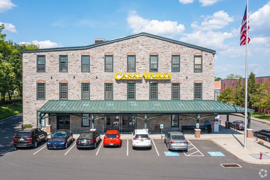 More Photos Of 10 Canal St, Bristol Office For Lease