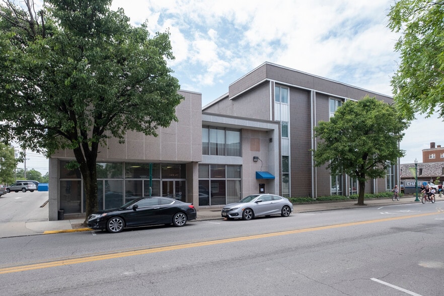 More Photos Of 443 Spring St, Jeffersonville Office For Lease