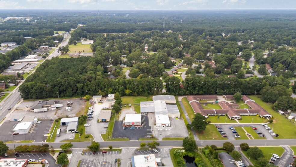 More Photos Of 2911 Brunswick Ave, New Bern Sports And Entertainment For Sale