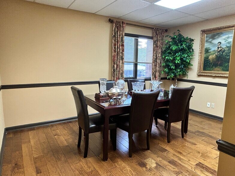 More Photos Of 4735-4739 Spottswood Ave, Memphis Medical For Sale