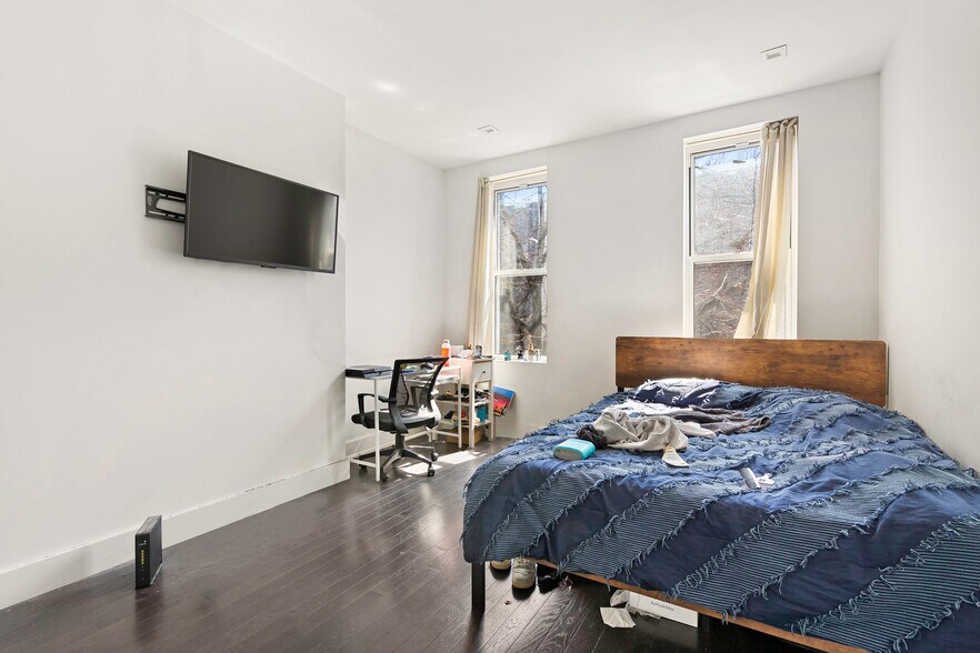 More Photos Of 247 Himrod St, Brooklyn Apartments For Sale