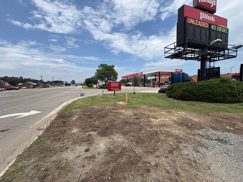 More Photos Of 4700 County Dr, Disputanta General Retail For Sale
