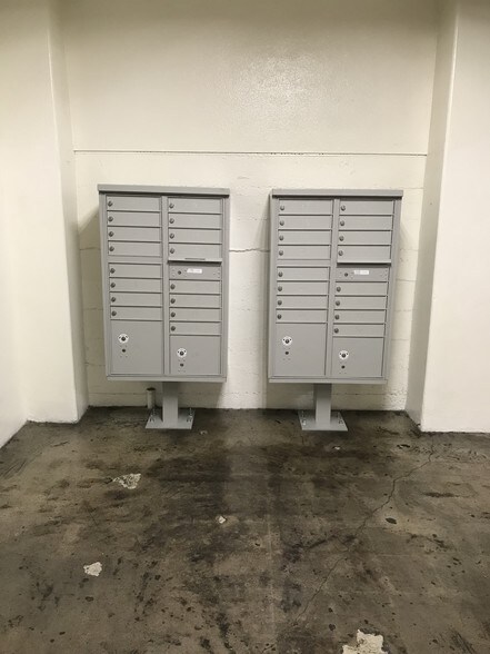 More Photos Of 840 Santee St, Los Angeles Warehouse For Sale