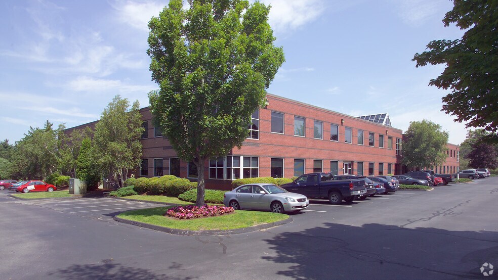 More Photos Of 33 Riverside Dr, Pembroke Office For Lease