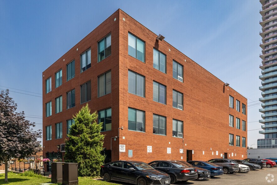 More Photos Of 1066 Somerset St W, Ottawa Office For Lease