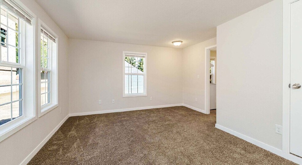 More Photos Of 10327-10337 NE Fourth Plain Blvd, Vancouver Apartments For Sale