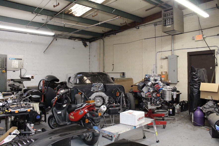 More Photos Of 994 Rhyne Rd, Clover Light Manufacturing For Sale