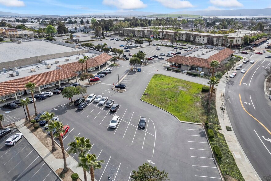 More Photos Of 39945 Balentine Dr, Newark Unknown For Lease