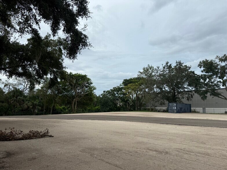 More Photos Of 6620 N Orange Blossom Trail, Orlando Land For Lease