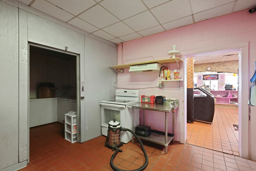 More Photos Of 298 W Orange St, Jesup Restaurant For Sale