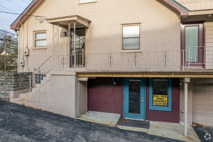 More Photos Of 8157 Camargo Rd, Cincinnati Office For Sale