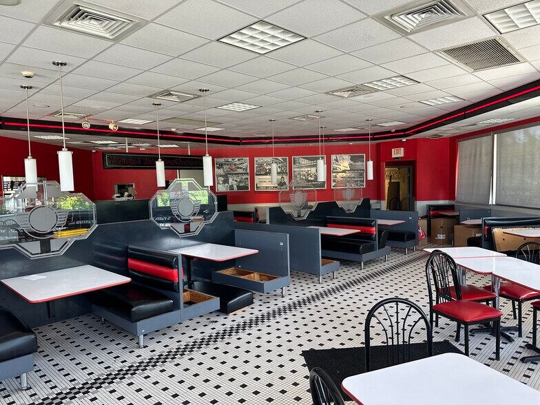 More Photos Of 4550 28th St SE, Grand Rapids General Retail For Sale