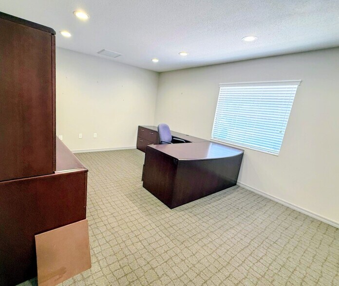 More Photos Of 1034 16th St N, Saint Petersburg Medical For Lease