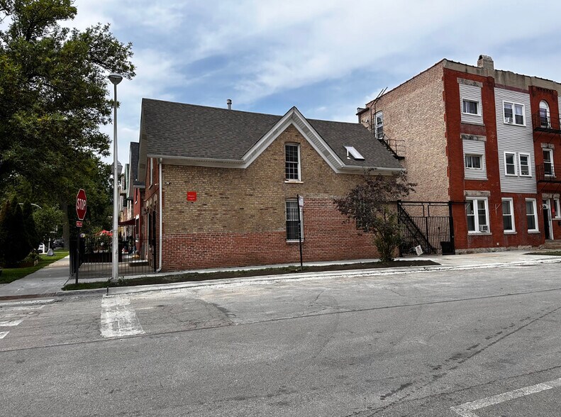 More Photos Of 1448 S Rockwell, Chicago Apartments For Sale