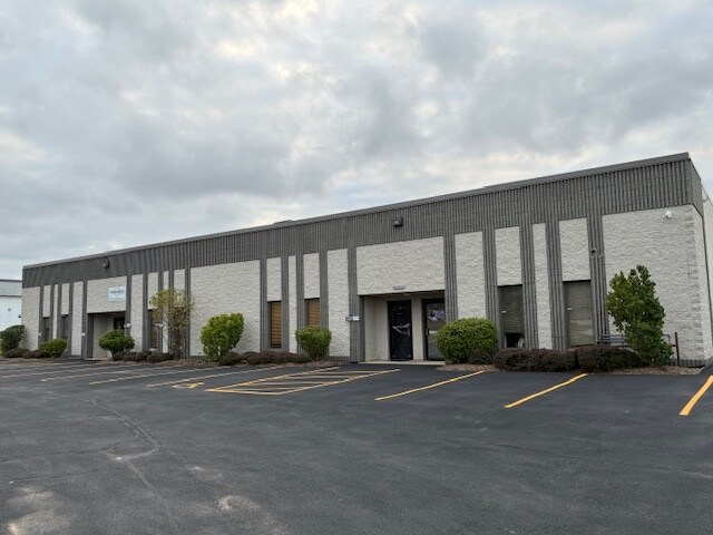 Primary Photo Of W226N781 Eastmound Dr, Waukesha Light Manufacturing For Lease